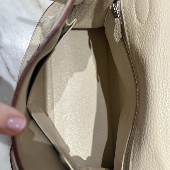 Hermes Kelly 28 Handbag Cream Togo with Palladium Hardware - Picture 8 of 16